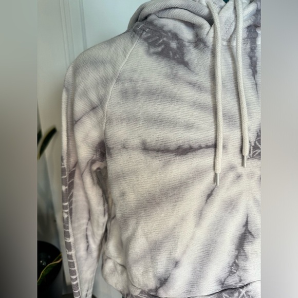 Tie Dye Cropped Hoodie Size M gray & white - Picture 3 of 10